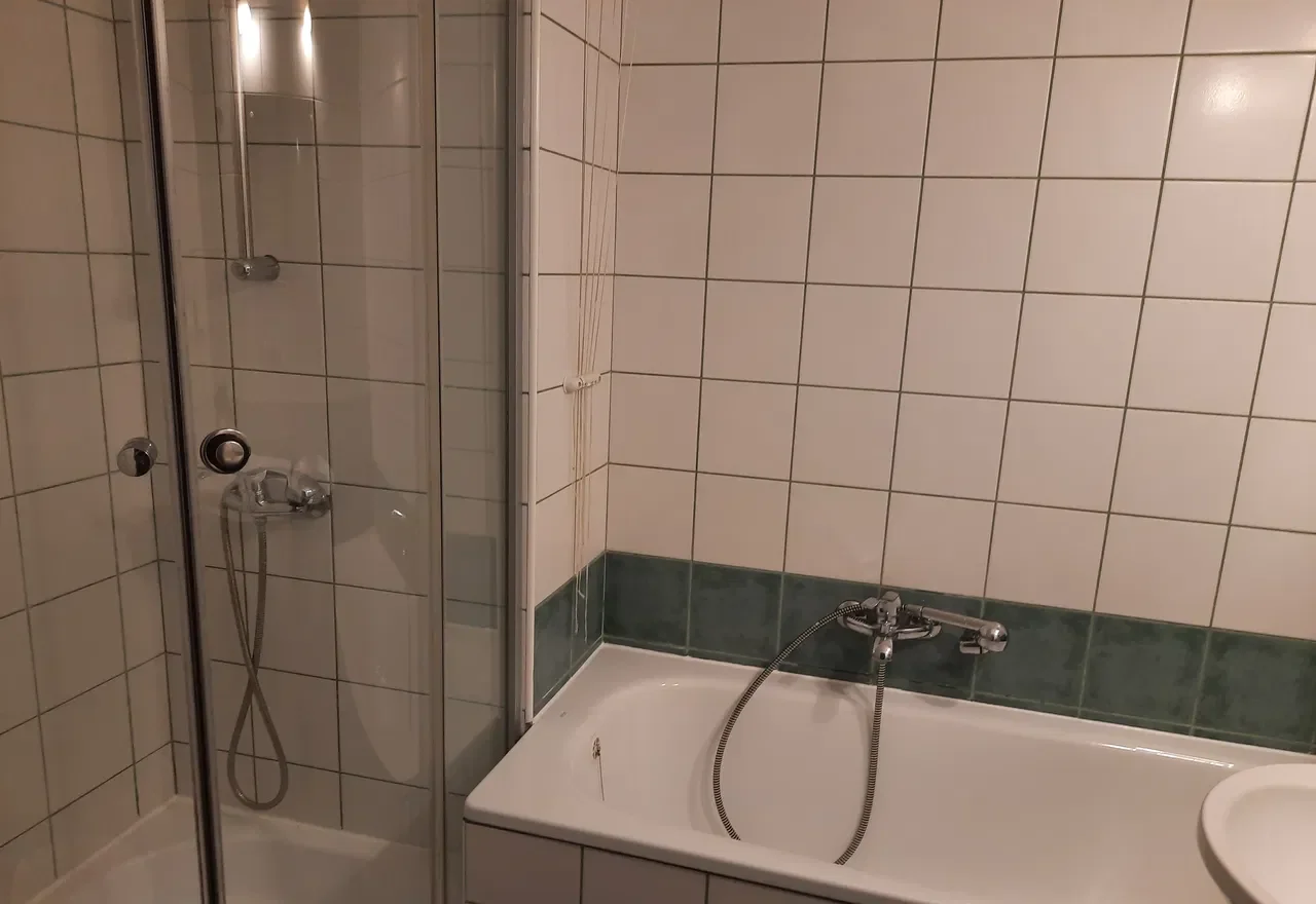 Pokój w mieszkaniu 3-pokojowym, centrum miasta - zdjęcie 5