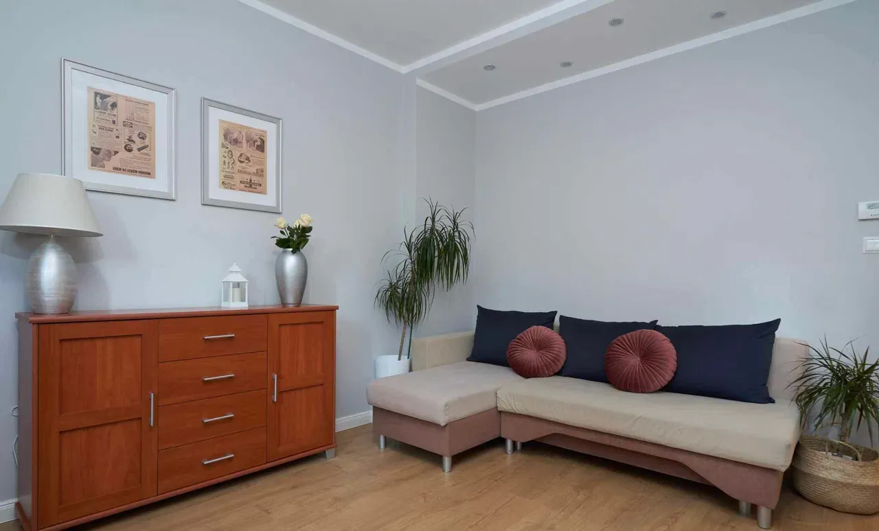 2-pokojowe mieszkanie w ścisłym centrum - zdjęcie 4