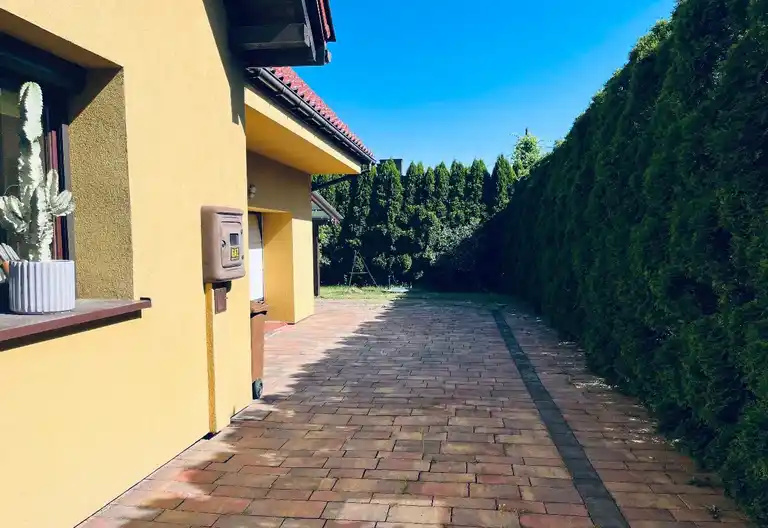 STYLOWE MIESZKANIE Z OGRODEM, IDEALNE DLA PARY (RÓWNIEŻ Z DZIECKIEM) - zdjęcie 4