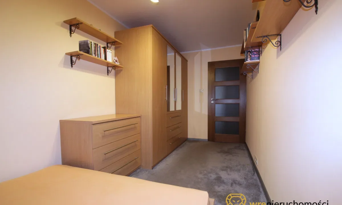 Przytulne 3 pokoje z dużym, oszklonym balkonem - zdjęcie 6