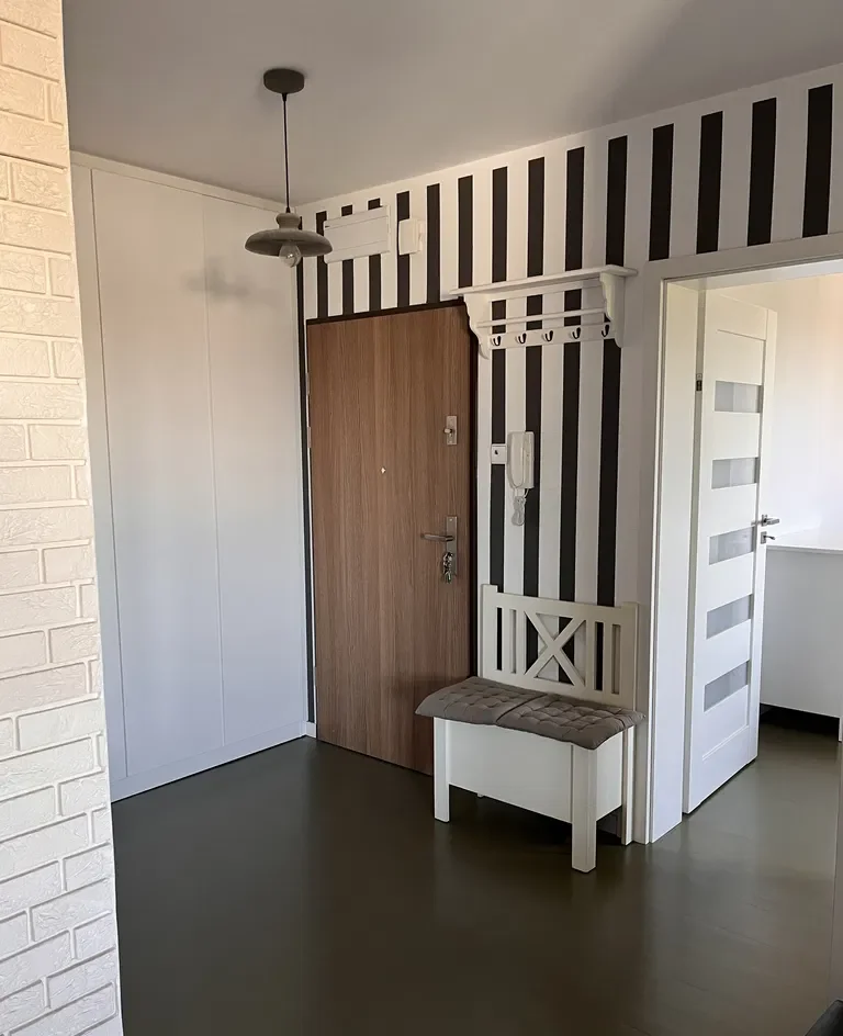 Mieszkanie 50m2, salon z kuchnia+pokój, 2 piętro - zdjęcie 2