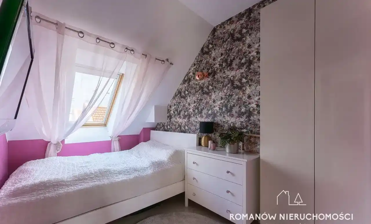 Plac Grzybowy, 3 komfortowe pokoje na poddaszu - zdjęcie 5