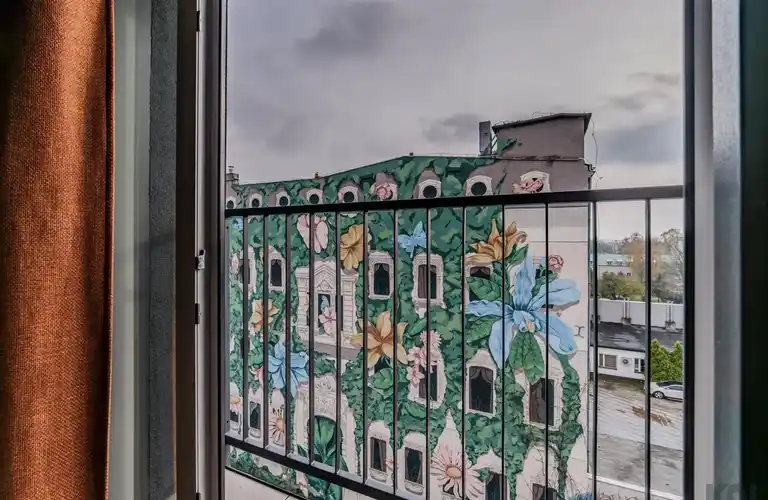 Nowoczesny, słoneczny apartament w centrum - zdjęcie 5