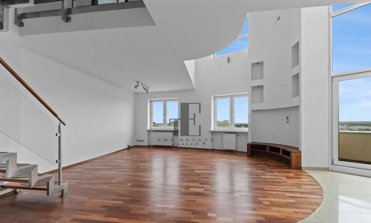 180m² | 3 poziomy z tarasem i widokiem na Warszawe