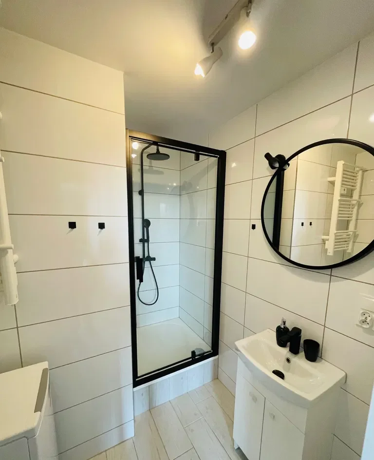 Dwupoziomowa kawalerka w centrum Kielc - zdjęcie 4