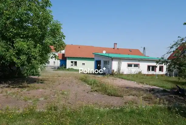 Dom z garażem i ogrodem w Czernie - zdjęcie 7