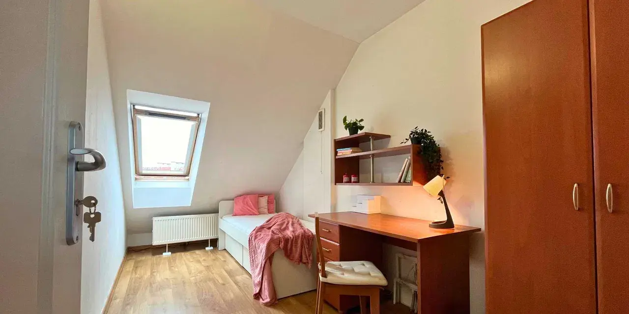 Szukasz pokoju na wakacje? Napisz do nas! POKOJE NA 2/3 MIESIĄCE! we Wrocławiu - zdjęcie 3