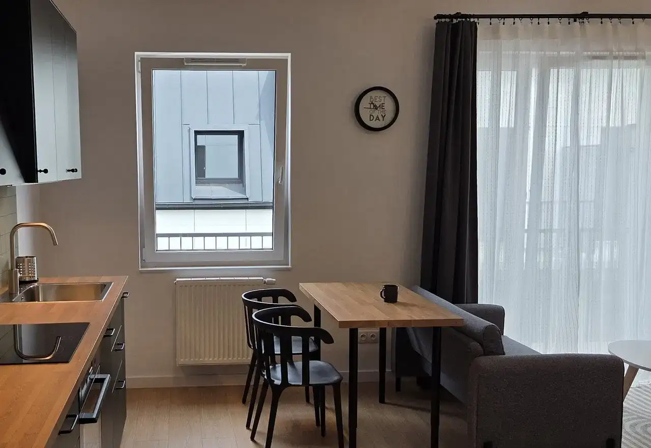 Kawalerka | Osobowicka | kameralne osiedle | balkon | garaż + piwnica