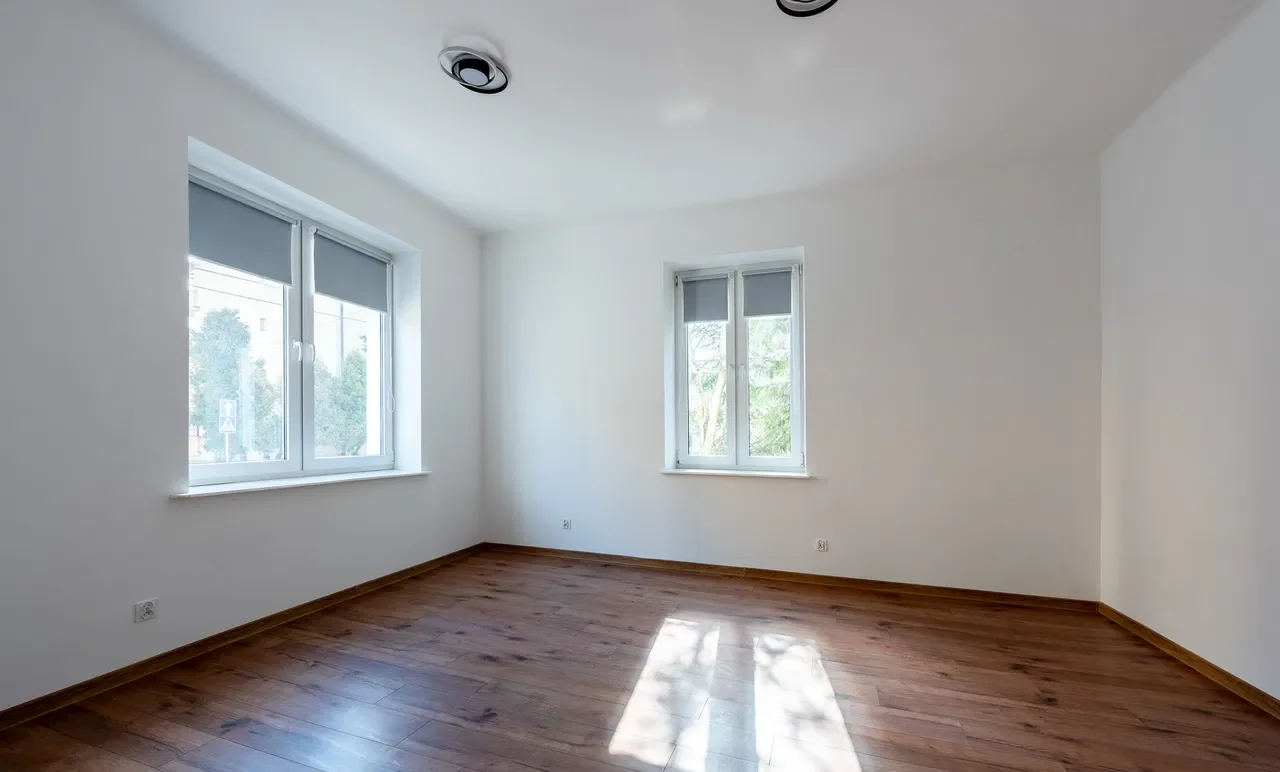BEZCZYNSZOWE  3-pokojowe mieszkanie  62 m² z parkingiem w cenie ! - zdjęcie 2