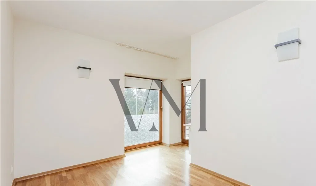 Wilanów Niski, dom 360m2, 5 sypialni - zdjęcie 7