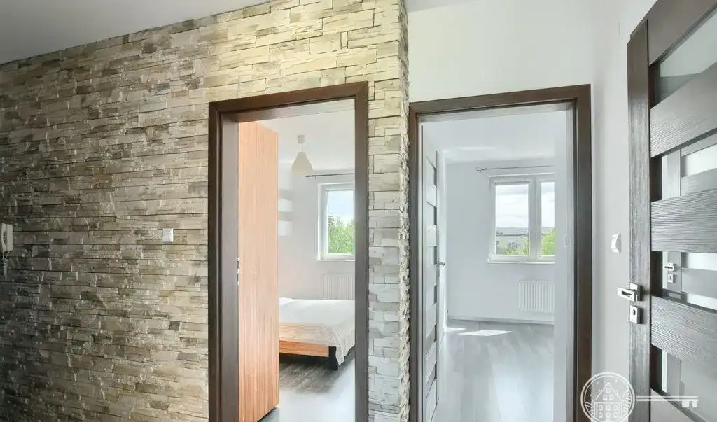 3 pokoje, 1 piętro, teren ogrodzony. - zdjęcie 10