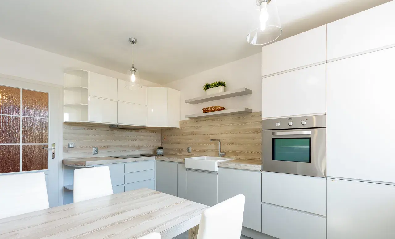 60m2/ 2 pokoje/ duży balkon/ ul. Zwycięska - zdjęcie 2