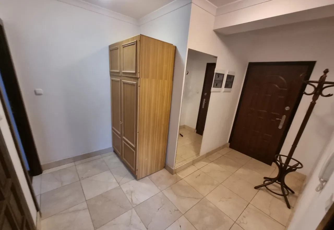 Dwupokojowe mieszkanie z balkonem w bloku - zdjęcie 3