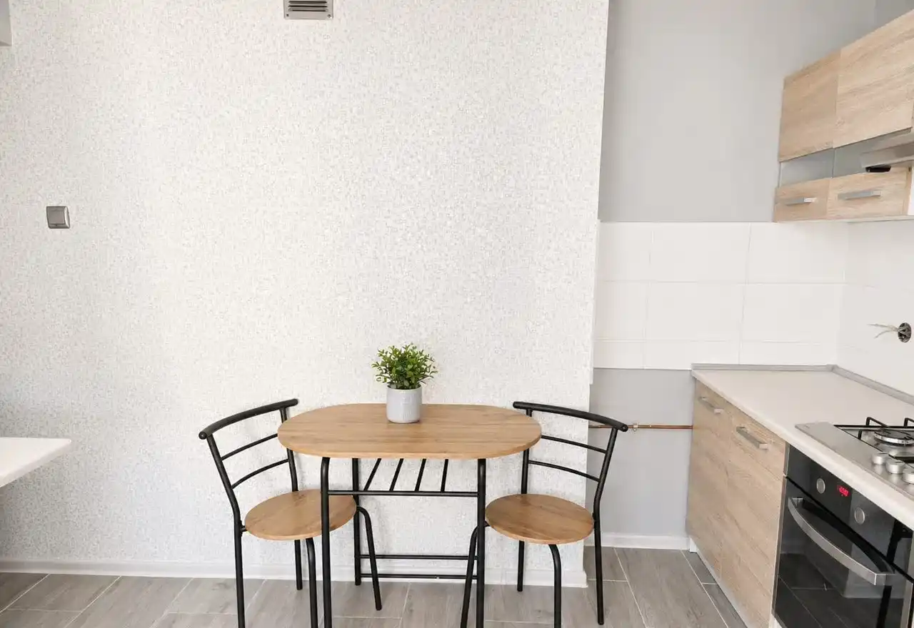 Przytulna kawalerka do wynajęcia – Bytom, Centrum, al. Legionów - zdjęcie 4