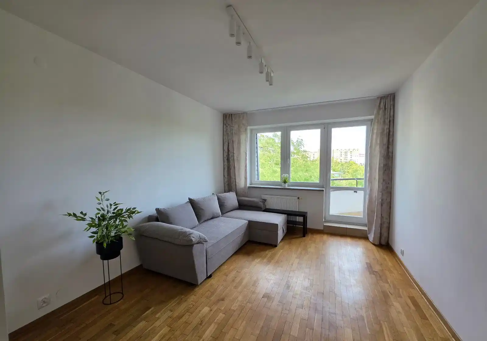Świeżo po remoncie, widne, z oddzielną kuchnią, dostępne od ręki! - zdjęcie 2