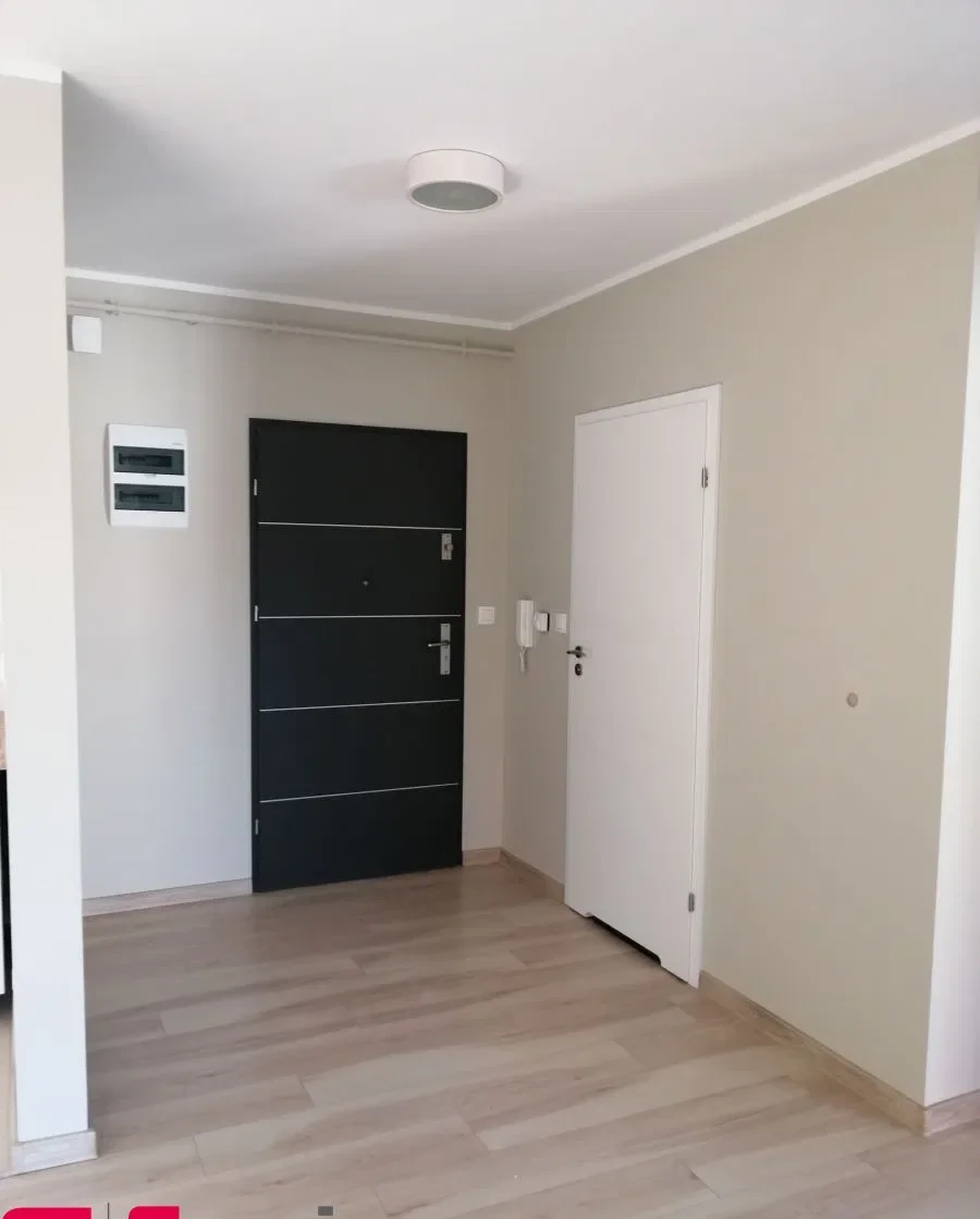 3 pokoje z osobną kuchnią i balkonem - zdjęcie 3