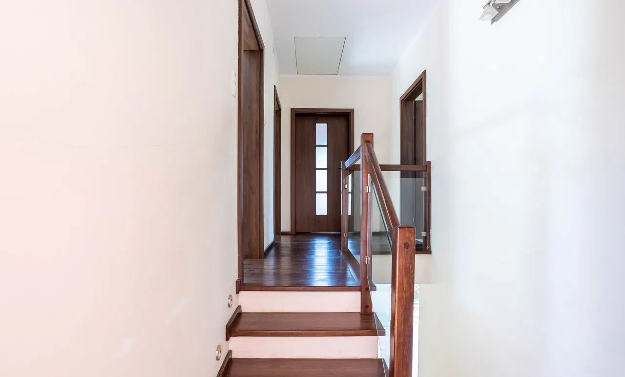 Komfortowy dom z garażem  ogrodem | 4 sypialnie | 147 m² | Od zaraz - zdjęcie 8