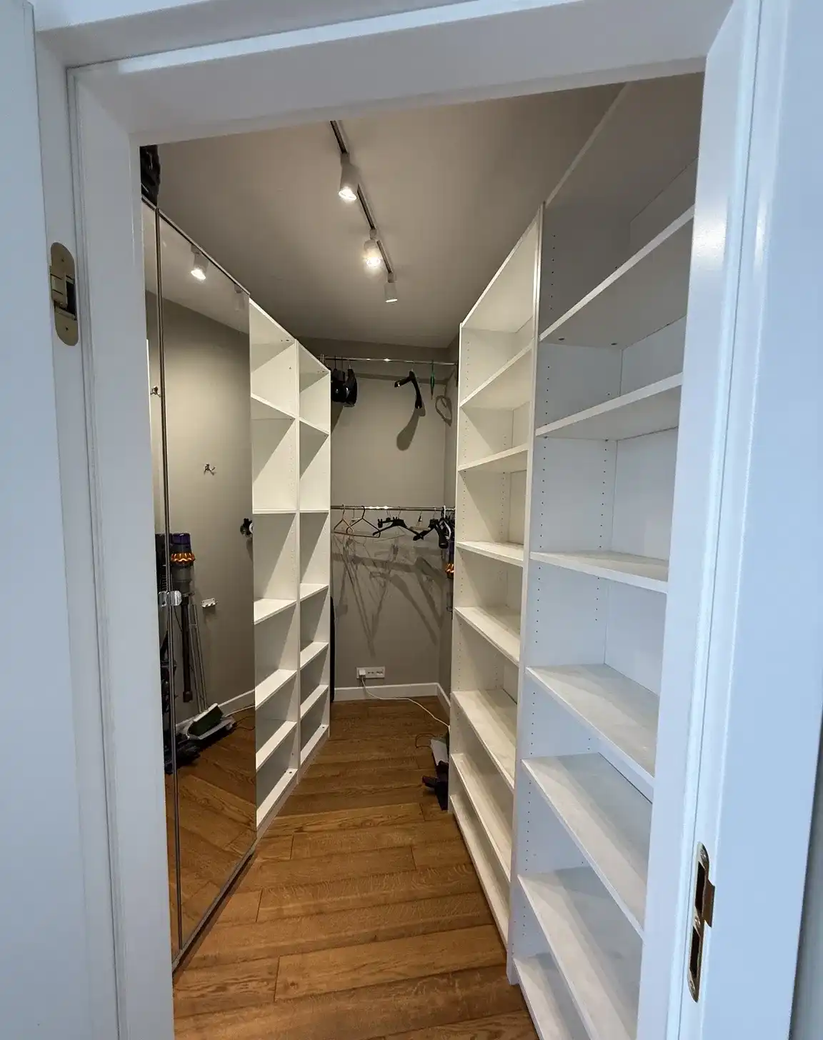 Wysoki standard -  mieszkanie 70 m² z garderobą i dużym balkonem - zdjęcie 10