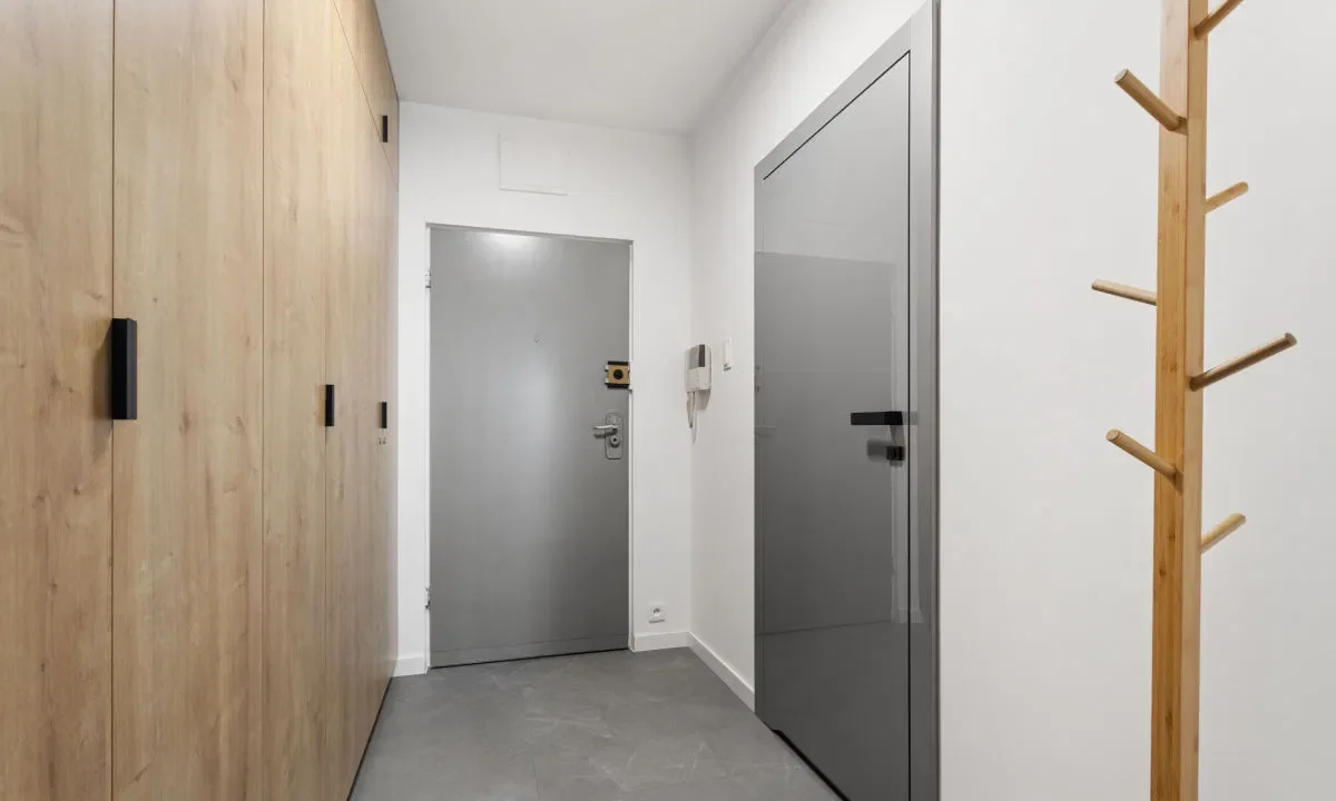 kawalerka z wydzieloną sypialną w centrum - zdjęcie 9