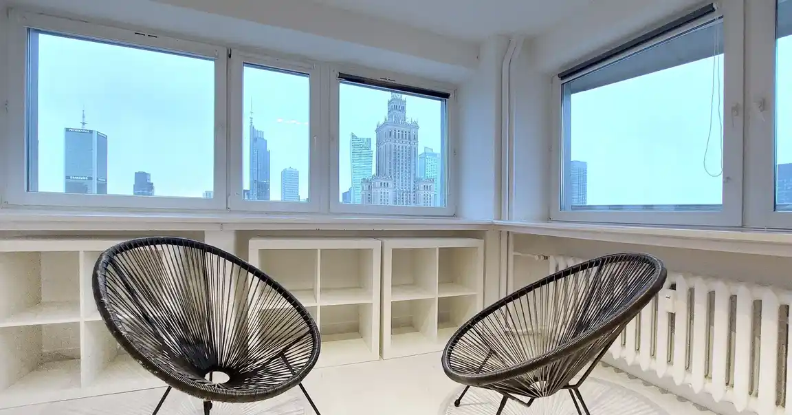 Studio z widokiem na Pałac Kultury w centrum Warszawy - zdjęcie 8