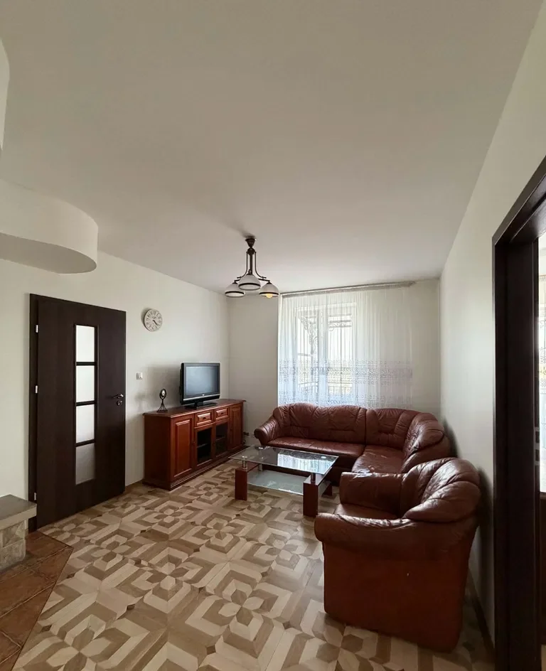 Przestronne mieszkanie 75 m² z balkonem, 2 łazienki, garaż w Raszynie