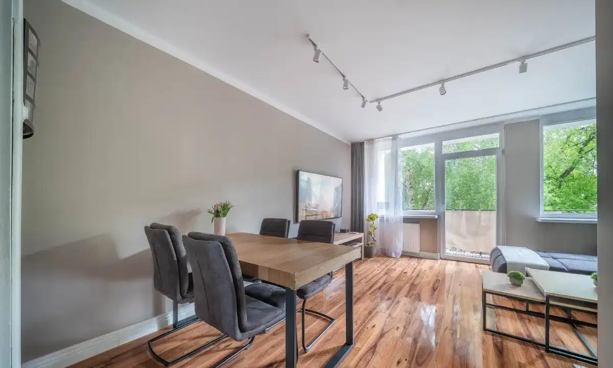Apartament przy ul. Nowogrodzkiej 74 - zdjęcie 4