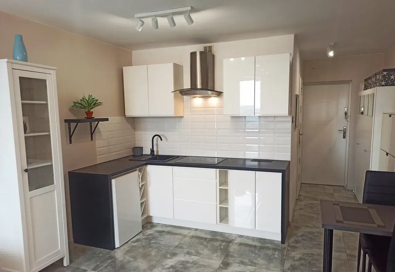 Mieszkanie 1-pokojowe, po remoncie, 28 m², Os. Tysiąclecia,13 p. - zdjęcie 2