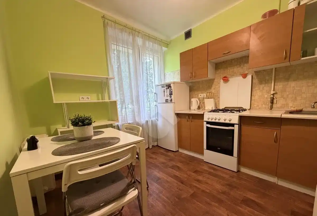 Przestronna kawalerka w świetnej lokalizacji - zdjęcie 5