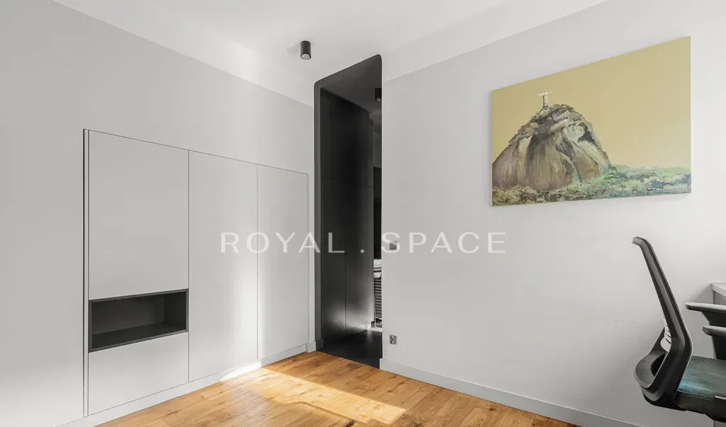 Apartament w zabytkowej kamienicy przy Wspólnej - zdjęcie 9