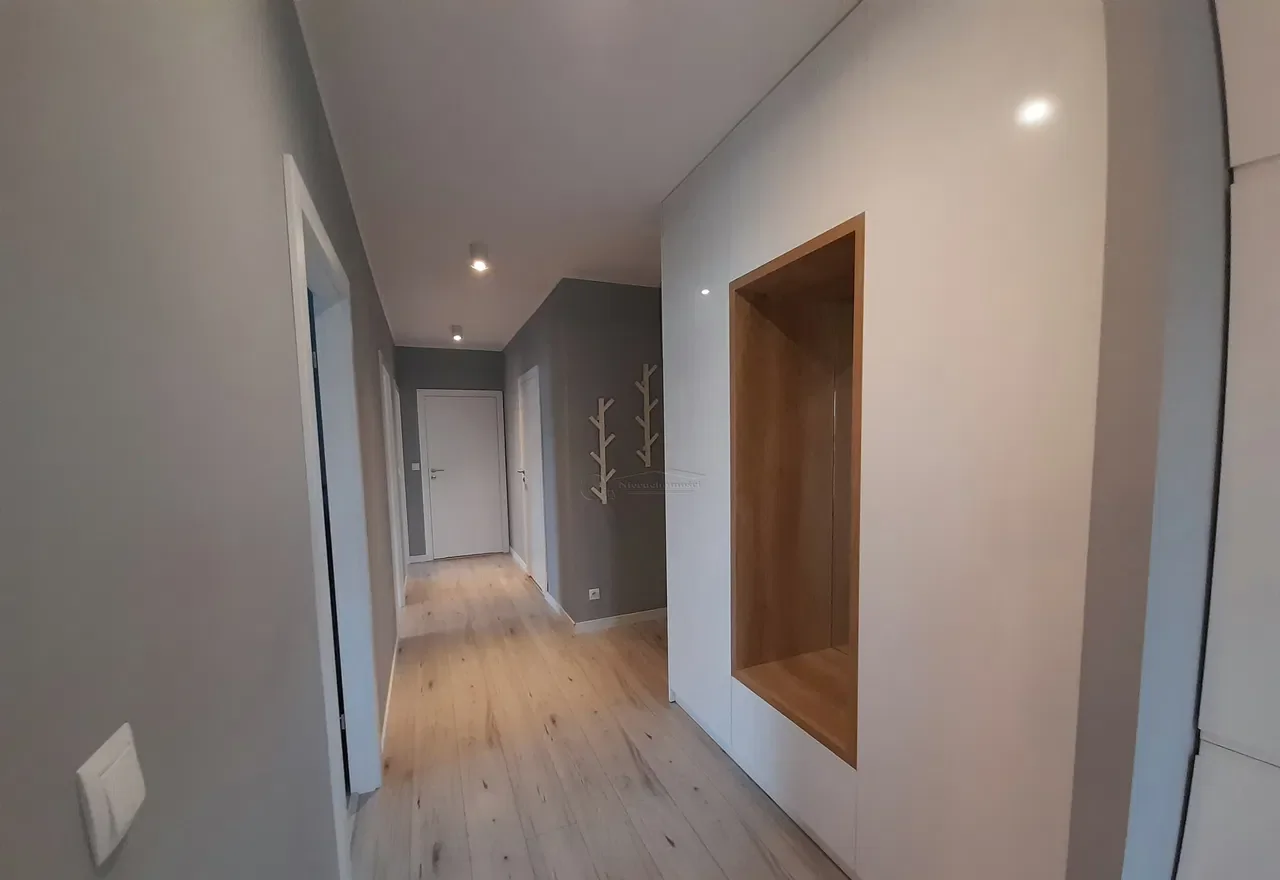 4 POKOJE - Dwie Łazienki / 3 Sypialnie / Piwnica / M. Postojowe - zdjęcie 6