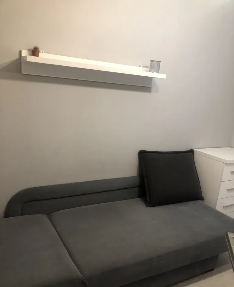 Wynajmę pokój z balkonem o powierzchni 9 m². Oferta dla kobiety. - zdjęcie 4