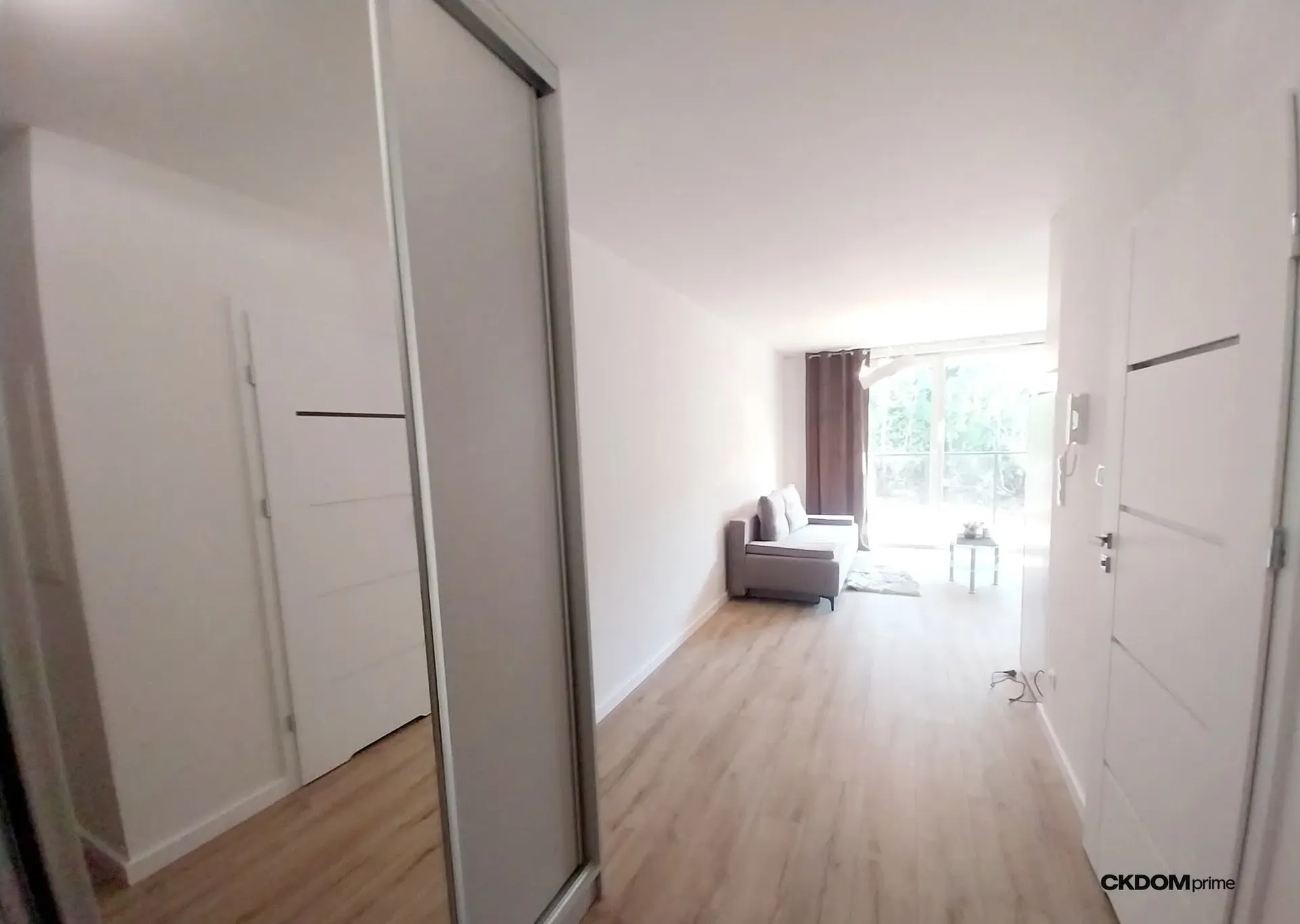 Kawalerka do wynajęcia w centrum - zdjęcie 4