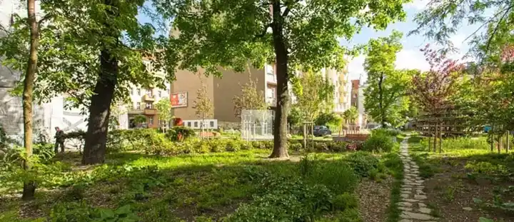 Wygodne 2 pokojowe mieszkanie w zielonej okolicy - zdjęcie 10