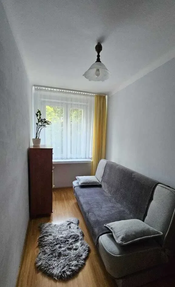 2 pokoje | Oddzielna kuchnia | Blisko tramwaju | - zdjęcie 3