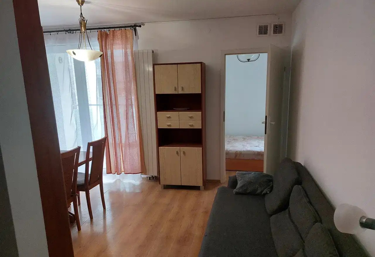 Mieszkanie 45 m² z balkonem i windą; blisko stacji kolejowej. - zdjęcie 5