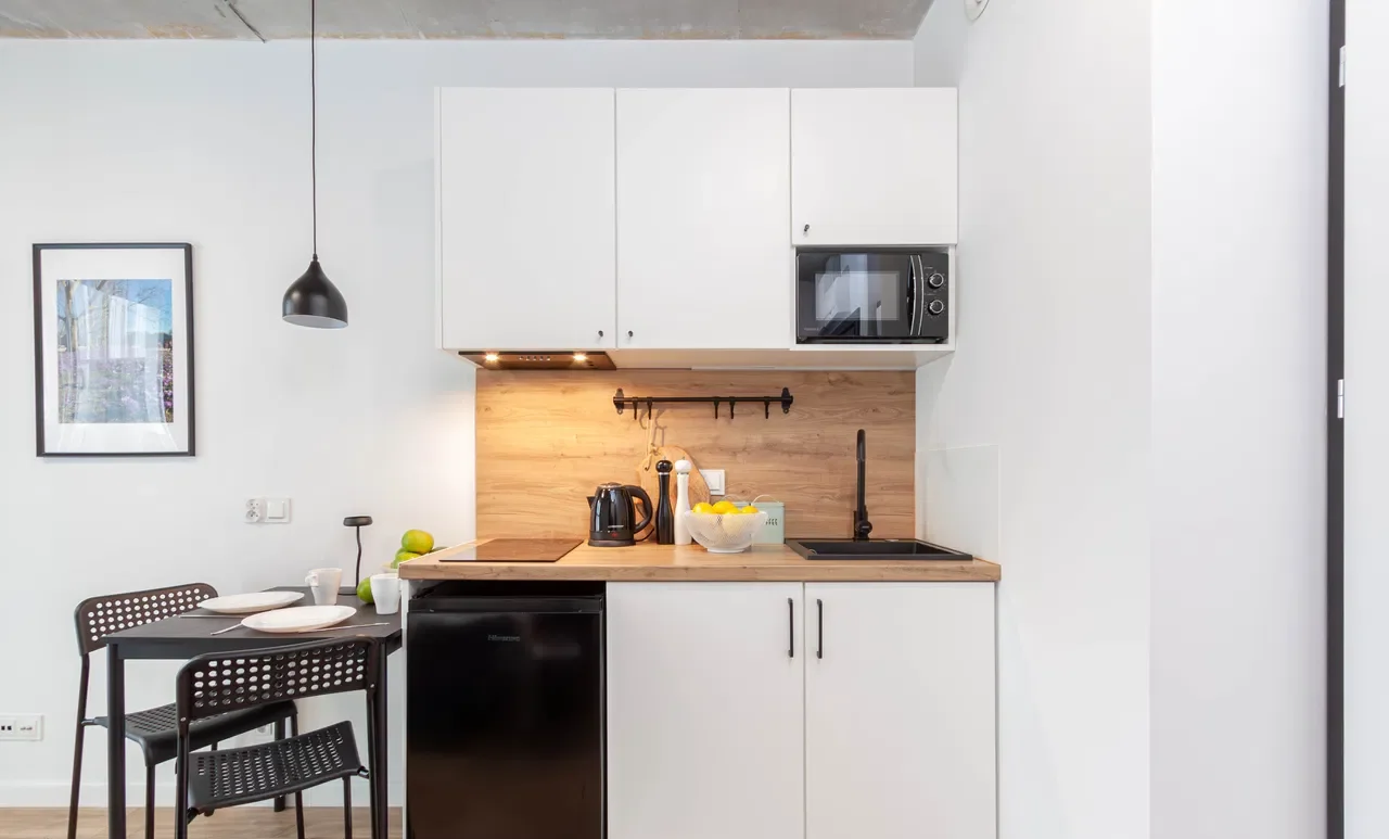 Przytulna kawalerka w nowoczesnym apartamentowcu Silver Place - zdjęcie 2