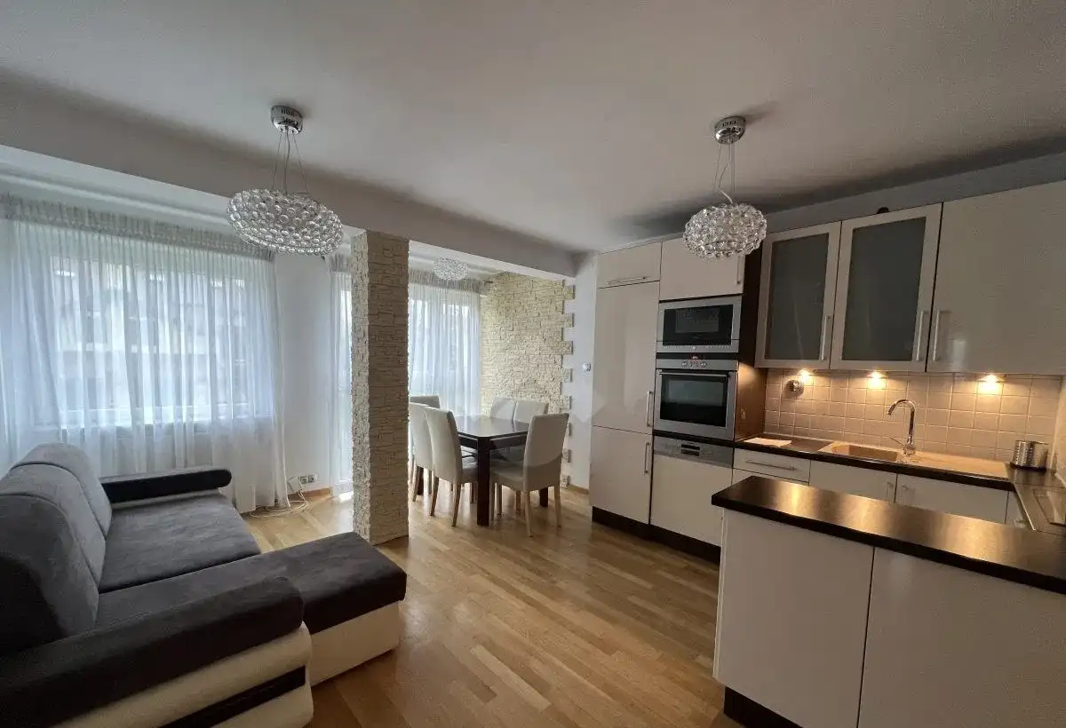 3 pokoje, balkon, miejsce postojowe w garażu, komórka lokatorska