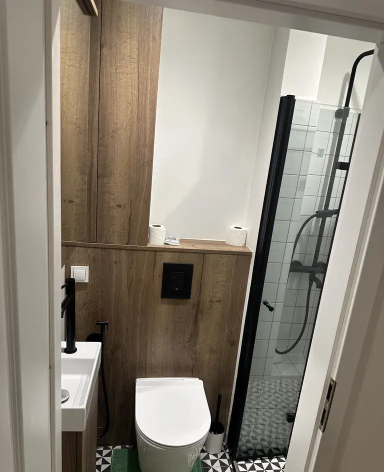 POKÓJ W CENTRUM STAREGO MIASTA W 4 OSOBOWYM MIESZKANIU - zdjęcie 7