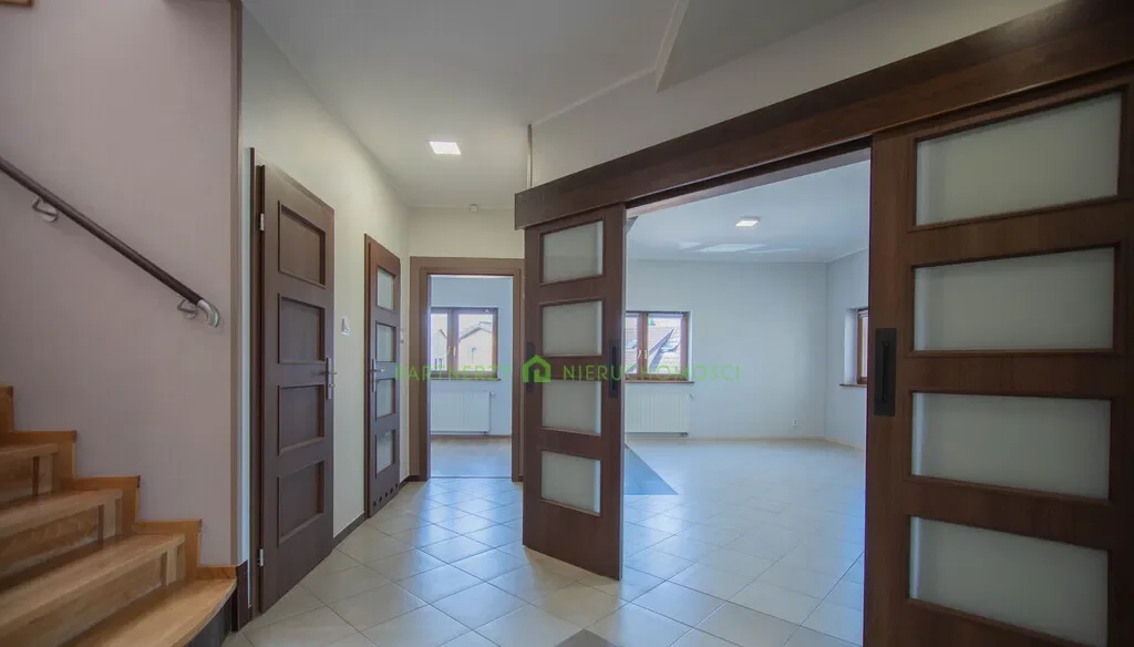 Dom wolnostojący wysoki standard 247 m² na wynajem - zdjęcie 7