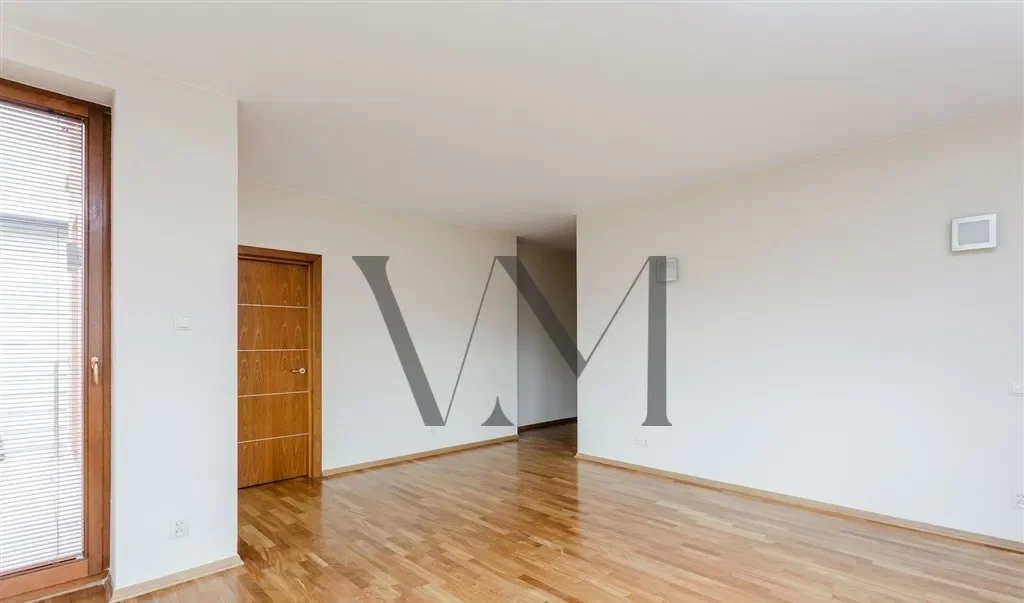 Wilanów Niski, dom 360m2, 5 sypialni - zdjęcie 8