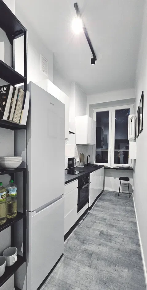 Duży klimatyczny pokój 19 m² jak małe studio - zdjęcie 2