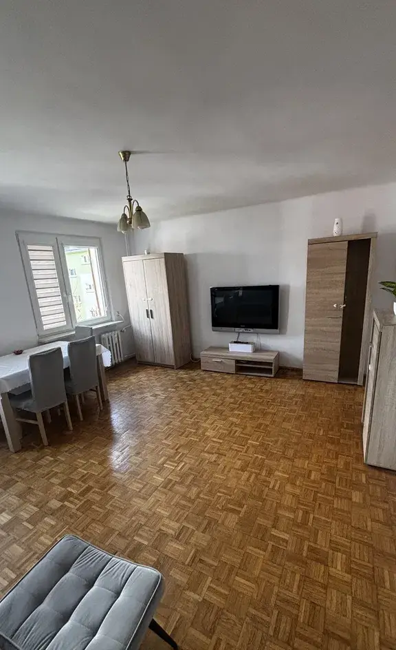 Dwupokojowe mieszkanie z wyposażeniem na ul. Jagiellońskiej - zdjęcie 2