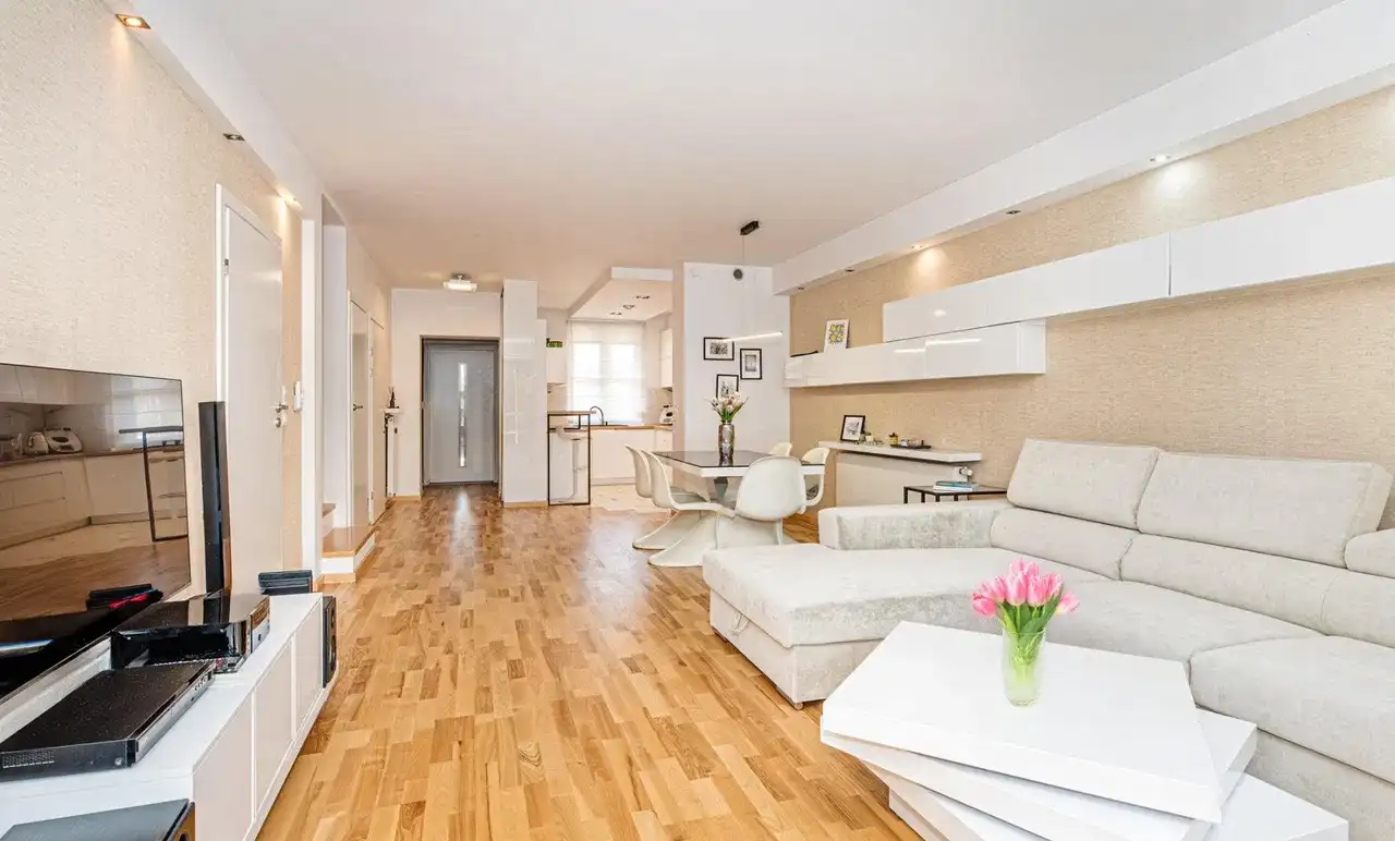 Dom 124 m² | 4 pokoje | taras, 2 balkony, garderoba | blisko lasu - zdjęcie 4
