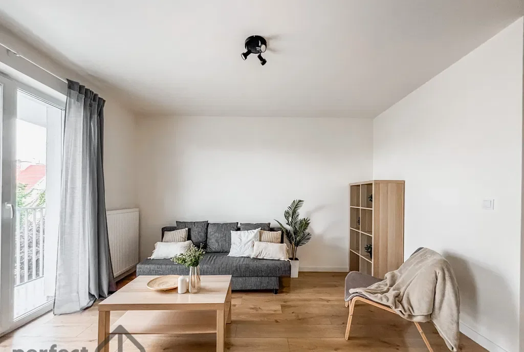 ul. Rybnicka_Księże Małe_29mkw_garderoba_balkon