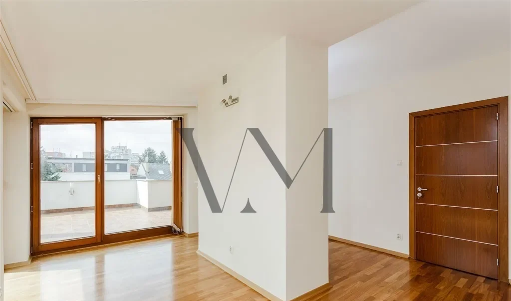 Wilanów Niski, dom 360m2, 5 sypialni - zdjęcie 10