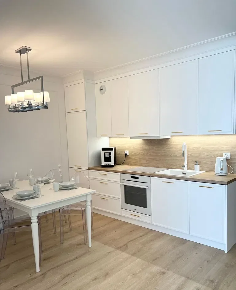 Piękny, słoneczny apartament na wynajem na minimum rok z miejscem postojowym - zdjęcie 3