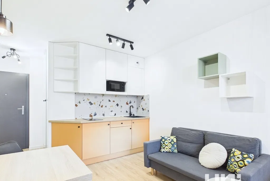 Jasna kawalerka 6p. | Balkon | Internet 1GB GRATIS - zdjęcie 2