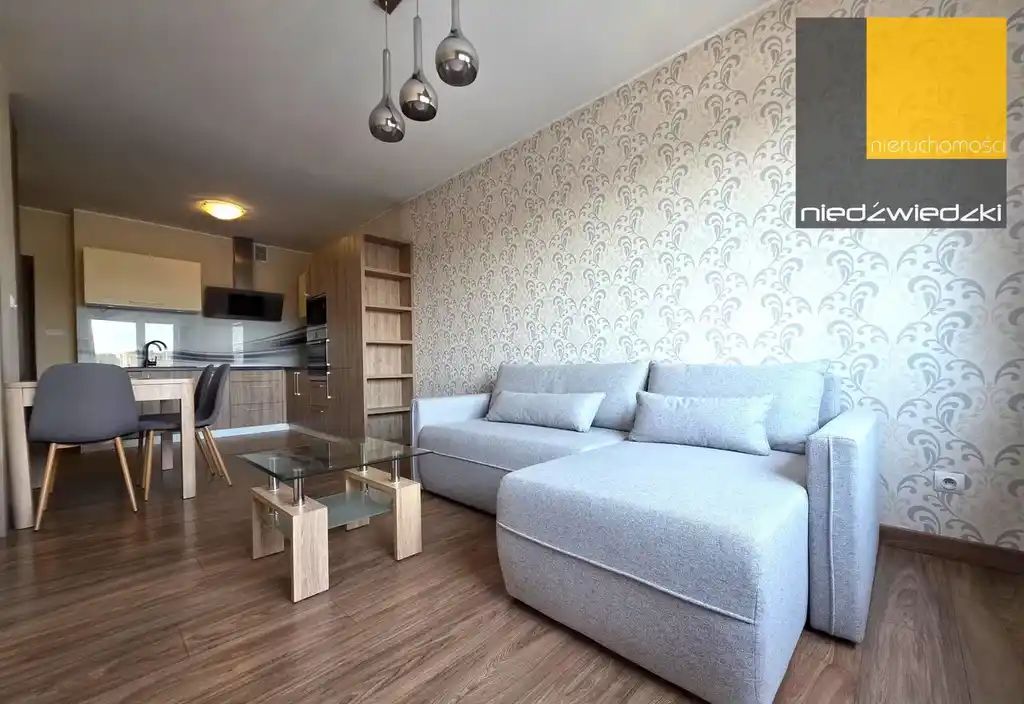 Komfortowe M2 w ścisłym centrum Wrześni - zdjęcie 2