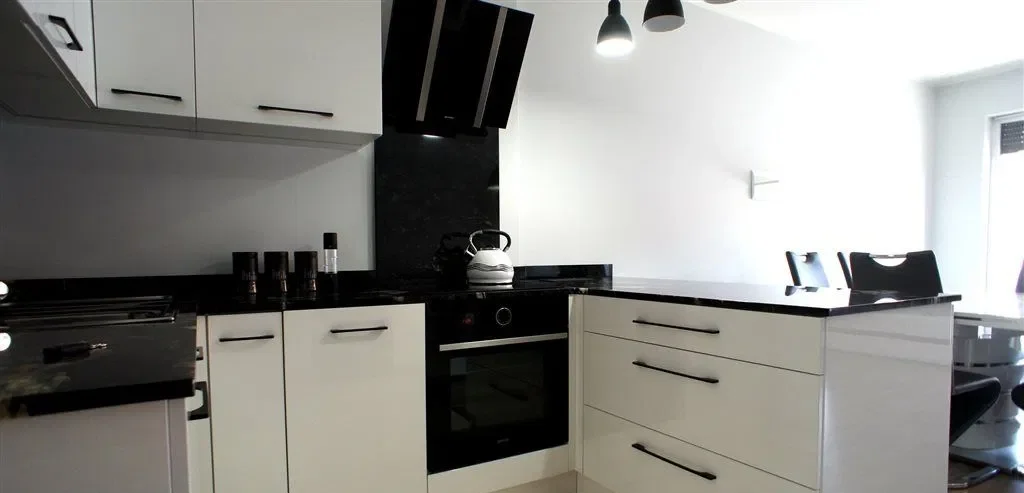 Wynajem 4-pokojowego apartamentu 88 mkw w nowoczesnym budynku - zdjęcie 7