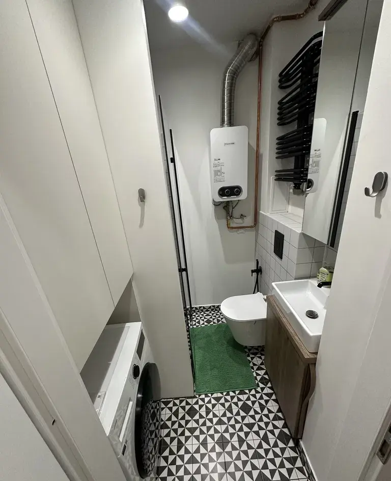 POKÓJ W CENTRUM STAREGO MIASTA W 4 OSOBOWYM MIESZKANIU - zdjęcie 4